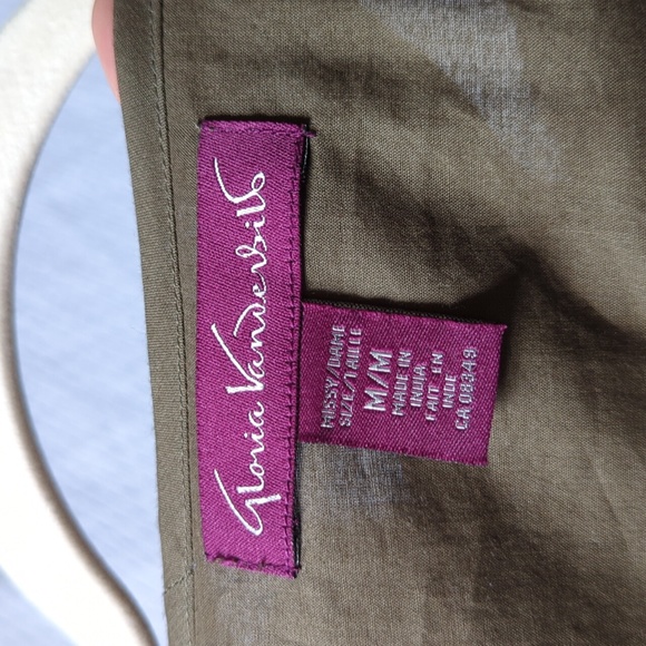 Super Cute Green & Cream Stiched Tunic in Medium - Picture 3 of 5